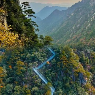 广西南宁+德天跨国瀑布景区+黑水河景区+白头叶猴生态旅游区+明仕田园+十万大山布透温泉+北海7日6晚私家团