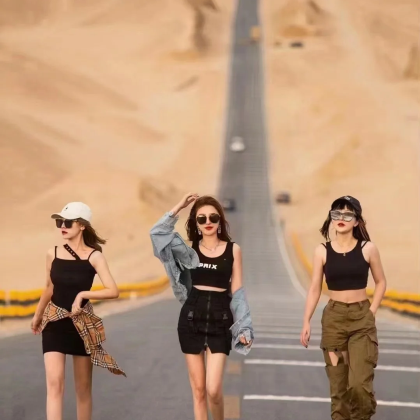 青海湖景区+鸣沙山月牙泉+莫高窟+嘉峪关文物景区-嘉峪关+茶卡盐湖+张掖七彩丹霞旅游景区+乌素特水上雅丹地质公园+玉门关9日8晚私家团