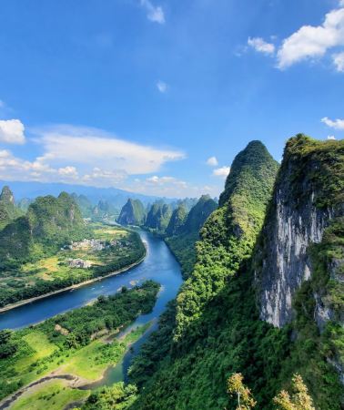 3D2N • Guilin: Special price for Fri & Sat, all-inclusive tickets, private family car service, scenic afternoon tea at Elephant Trunk Hill, 4-star Li River cruise and exclusive views of Xianggong Mountain.