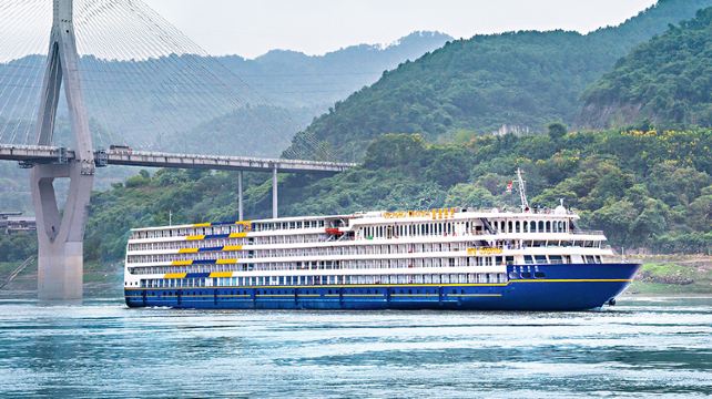 宜昌+長江三峽+重慶+武隆區7日6晚跟團遊·美維遊輪+180度江景陽臺房+華美達酒店+自助餐+贈船wifi+重慶20人團+可加購武隆8人團