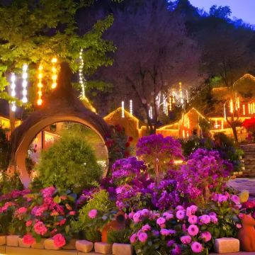 淄博+淄博聊斋城+山东文旅·红叶柿岩旅游区+周村古商城4日3晚私家团