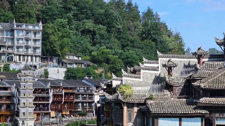 6D5N · Private Tours · Western Hunan All-Star Tour   Zhangjiajie Forest Park + Grand Canyon Glass Bridge + Tianmen Mountain + Furong Town + Fenghuang Ancient Town - A Cool Summer Getaway