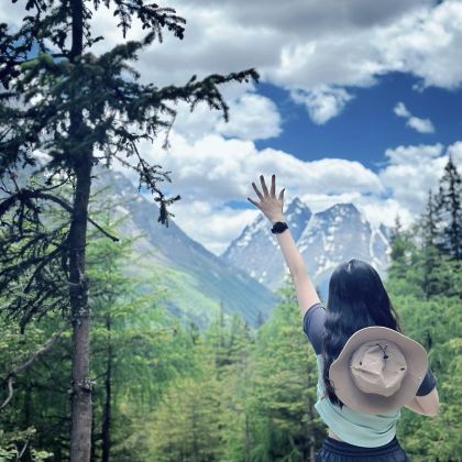 成都+稻城亚丁+新都桥+四姑娘山景区7日6晚拼小团