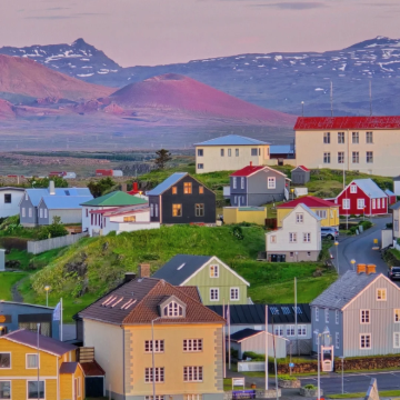 冰岛+斯奈山半岛+米湖天然浴场+古佛斯瀑布+钻石冰沙滩7日6晚跟团游