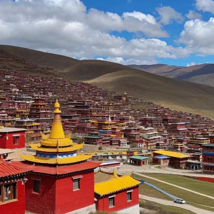 色达+四姑娘山+牛背山+鱼子西+成都7日6晚私家团