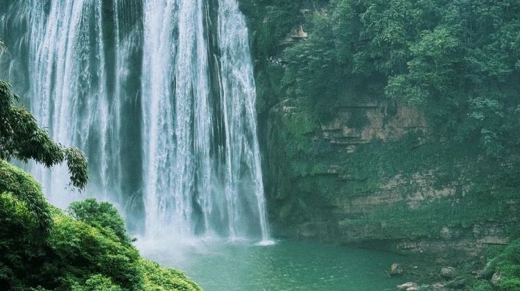 2-Day Maotai Town, Guizhou + Chishui Danxia Tourist Area · Great Waterfall