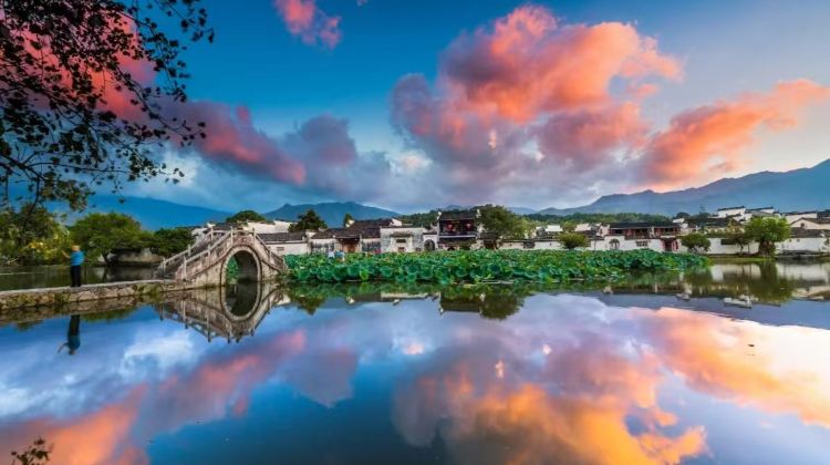 8D7N · Private Tours · Imperial Beijing & Huangshan Highlights: Shanghai & Hongcun Private Journey
