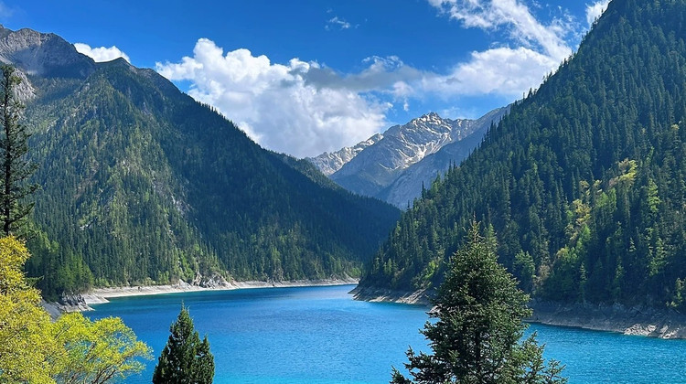 【成都出发】成都+九寨沟+黄龙风景名胜区+峨眉山市+乐山7日6晚私家团