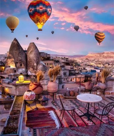 2D1N • Sleep in cave dwellings, gaze at balloon filled sky