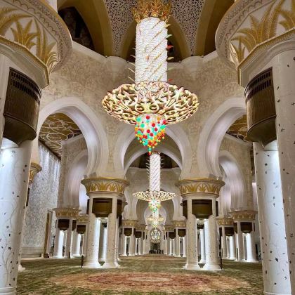 迪拜+阿布扎比+沙迦6日5晚跟团游