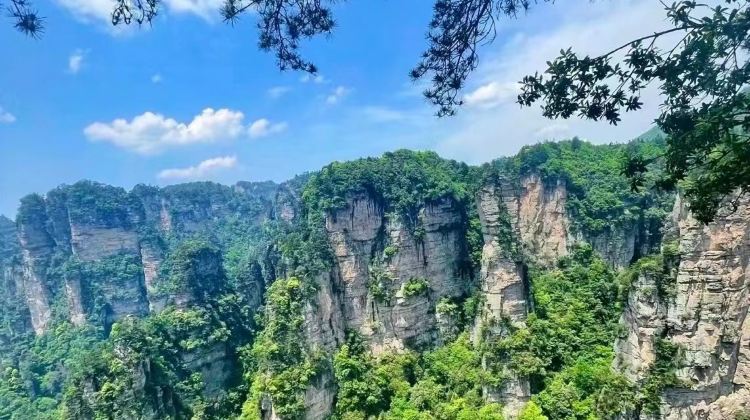 5-day 4-night · Private Tour · Zhangjiajie + Yuanjiajie Scenic Area + Zhangjiajie Grand Canyon + Charming Xiangxi Grand Theater + Tianmen Mountain National Forest Park + Changsha·  