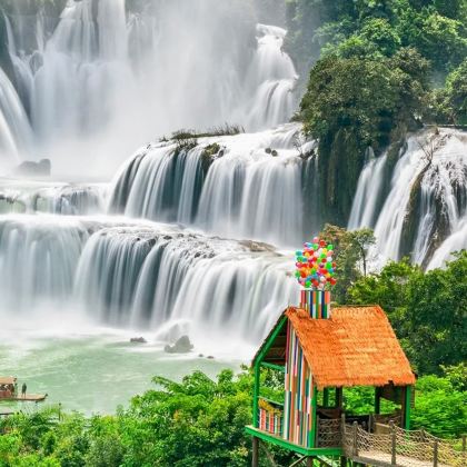 广西南宁+德天瀑布+通灵大峡谷+巴马+浩坤湖6日5晚私家团