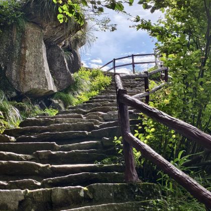 江西南昌+庐山+婺源+景德镇5日4晚拼小团