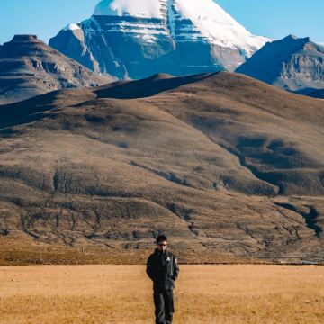 中国西藏阿里+冈仁波齐+珠峰大本营+札达土林国家地质公园‌+古格王国遗址+纳木措圣象天门+玛旁雍措+拉昂错+羊卓雍错9日8晚跟团游