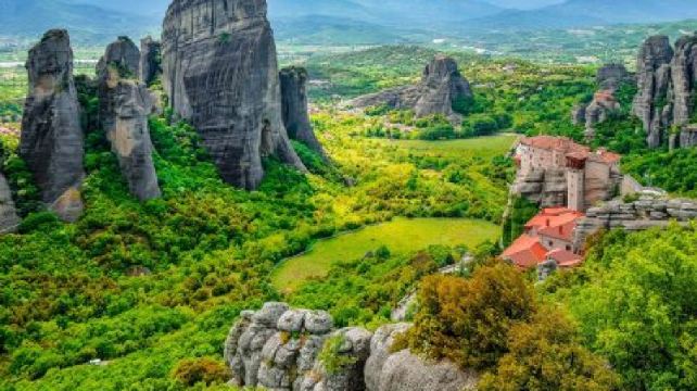 希臘+邁泰奧拉+德爾菲遺址+德爾菲考古博物館+阿拉霍瓦小鎮2日1晚·希臘天空之城+太陽神古遺址+精品小團 純玩+無購物+ 萊瓦賈+阿拉霍瓦+德爾菲+梅黛奧拉等 +當地華人旅行社+中文司兼導+舒適車型