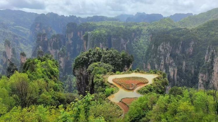 5D4N · Private Tours · Tianmen Mountain National Forest Park + Zhangjiajie National Forest Park + Zhangjiajie Grand Canyon + Fenghuang Ancient Town