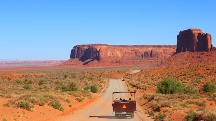 6-Day Yellowstone Tour from Las Vegas · Grand Canyon, Antelope Canyon and Salt Lake City | LV In and SLC Out | Max 11 Pax