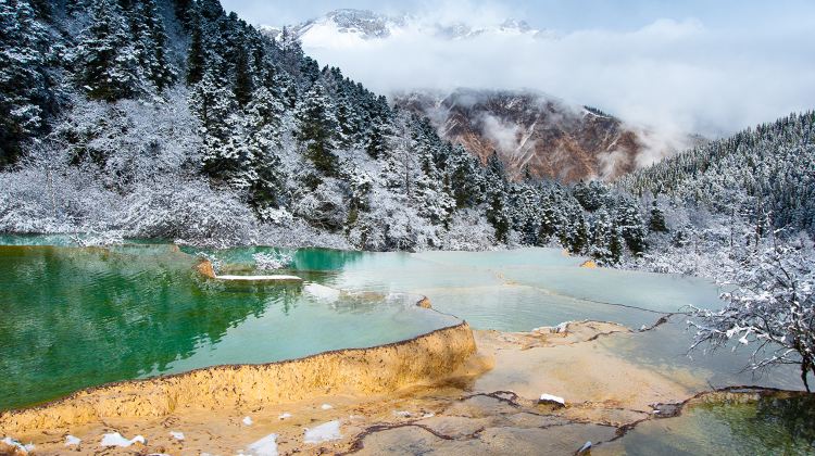 10-day 9-night · Group Tours · Zhangjiajie + Ancient Town of Fenghuang + Chengdu + Jiuzhaigou National Park + Huanglong National Scenic Area
