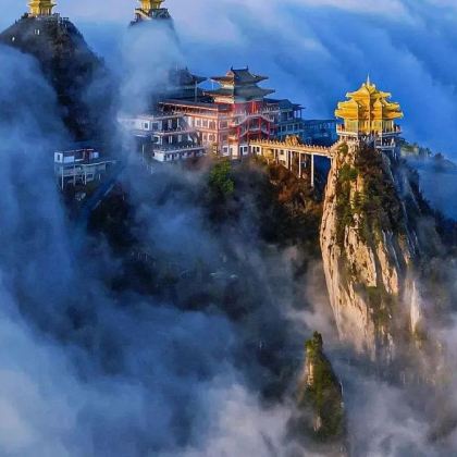 河南郑州+开封+洛阳+老君山景区+云台山风景名胜区6日5晚拼小团