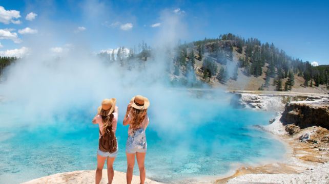 <9天>【国家公园与摄影环线 | 3天2晚黄石15大景点】·拉斯维加斯接机+1日洛杉矶自由行+4大国家公园(大峡谷+布莱斯+大提顿+黄石)+两大网红摄影地(羚羊彩穴+马蹄湾)+鲍威尔湖+盐湖城