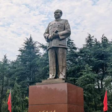 长沙+韶山+岳阳4日3晚跟团游