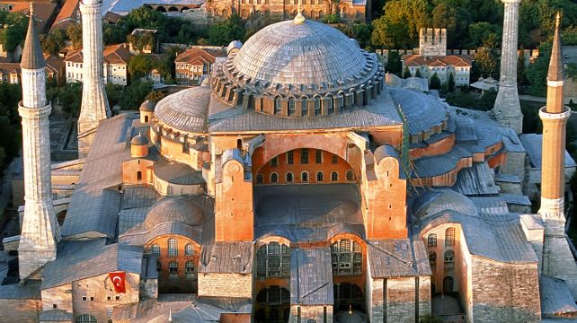 <7天>【9人团 土耳其遗迹浪漫】含三段内飞+世遗棉花堡·五钻酒店+伊斯坦布尔+卡帕多奇亚+库萨达斯+伊兹密尔+以弗所+爱琴海+4顿特色餐+赠博斯普鲁斯海峡游船