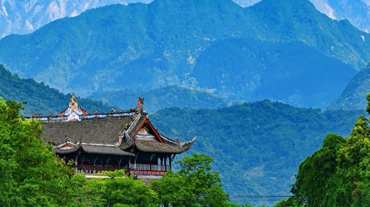 5D4N · Private Tours · Chengdu Deep Dive - Jiuzhaigou, Pandas, Sanxingdui Museum, Dujiangyan, Wuhou Shrine & Du Fu Thatched Cottage