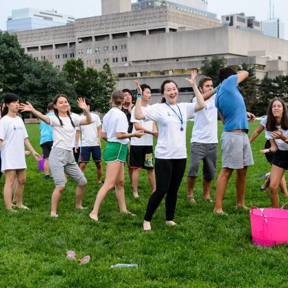 优选夏校·多伦多都会大学全球青少年英语夏校14天夏令营 | ESL课程18节 | 校园活动 | 多伦多电视塔，安省议会中心，多伦多湖心岛，尼亚加拉大瀑布，皇后公园，中国城及肯辛顿市场，沙滩迷你运动会