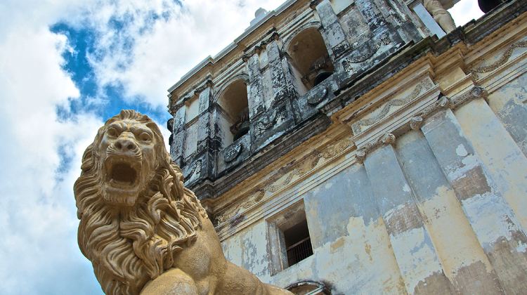 17-Day Basic Central America Tour from Antigua Guatemala to San José · Copán, Suchitoto, León, Granada, Monteverde and La Fortuna