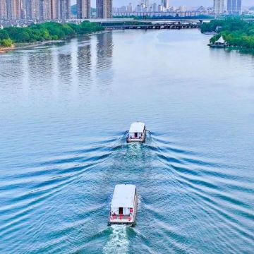 绍兴+鲁迅故里+仓桥直街+陆游故里+醉游长歌•寻梦绍兴水上游+黄酒小镇+浙东运河博物馆+浙东淡水鱼馆2日跟团游