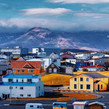 冰岛雷克雅未克观鲸+冰岛黄金圈+瓦特纳冰川国家公园+阿克雷里+斯奈山半岛+法国巴黎13日12晚拼小团