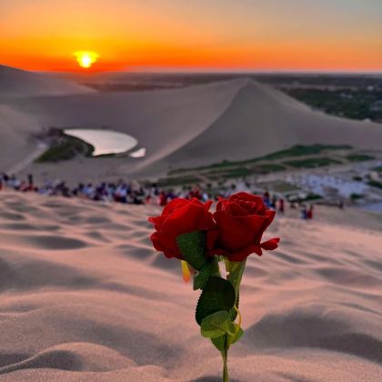 嘉峪关+敦煌2日1晚跟团游