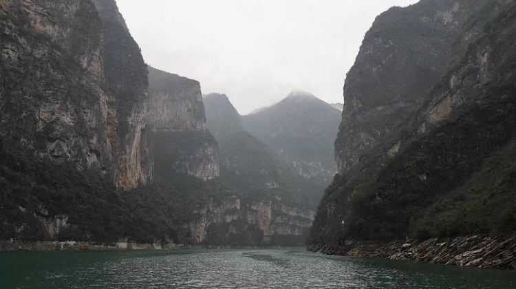 4-Day Yangtze River Cruise from Chongqing to Yichang Downstream in 4 Days 3 Nights