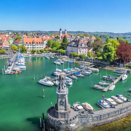 瑞士苏黎世州+圣加仑+瓦杜兹+库尔+因特拉肯6日5晚拼小团