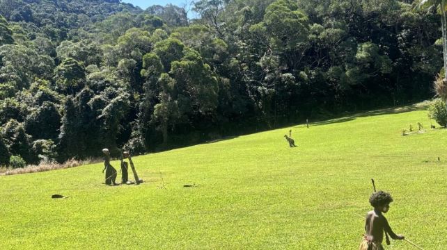 澳大利亞凱恩斯+太陽戀人號大堡礁遊輪+摩爾外堡礁+庫蘭達雨林小鎮+Skyrail發現遠古熱帶雨林纜車+庫蘭達小火車+熱帶雨林自然公園2日1晚跟團遊·打卡網紅遊船太陽戀人號+摩爾外堡礁+探索阿凡達同款雨林