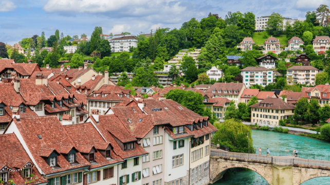 瑞士苏黎世+少女峰+伯尔尼+贝林佐纳+萨斯费4日3晚·自营发团+2人铁发+赠市内上门接送+瑞士高山深度游+少女峰+萨斯费冰川秘境+温泉疗愈