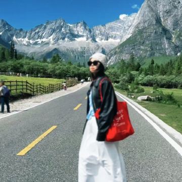 成都+四姑娘山景区+墨石公园景区+新都桥5日4晚拼小团