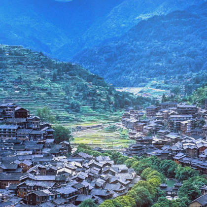贵州贵阳+黄果树+梵净山+西江千户苗寨+荔波+镇远古城6日5晚私家团