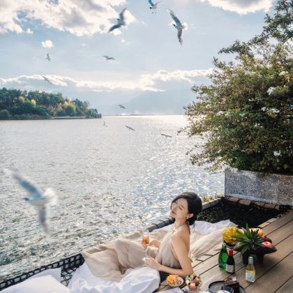 昆明+普者黑风景区+大理市+香格里拉+西双版纳10日9晚私家团