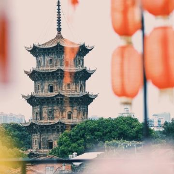 泉州+晋江梧林传统村落+洛伽寺+泉州西街+蟳埔村+崇武古城风景区2日1晚拼小团