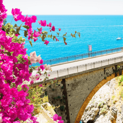 意大利罗马+坎帕尼亚大区+阿马尔菲海岸+蓝洞+庞贝古城考古遗址+维苏威火山+波西塔诺+卡塞塔王宫4日3晚拼小团