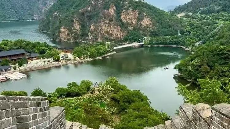7D6N · Private Tours · Explore Gubei Water Town accommodation at Gubei Water Town Hotel, tour the Temple of Heaven in ancient attire, paint opera masks in hutongs and visit classic Beijing siheyuan.