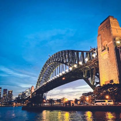 澳大利亚新南威尔士悉尼悉尼杜莎夫人蜡像馆+悉尼月神公园+悉尼市政厅+海港大桥攀登+曼利海滩+考拉公园保护区5日4晚私家团