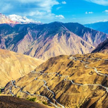 成都+新都桥+稻城亚丁+芒康+然乌湖+波密+米堆冰川+林芝+巴松措+拉萨+布达拉宫+日喀则+珠峰大本营+纳木措景区+西宁+青海湖景区18日17晚私家团