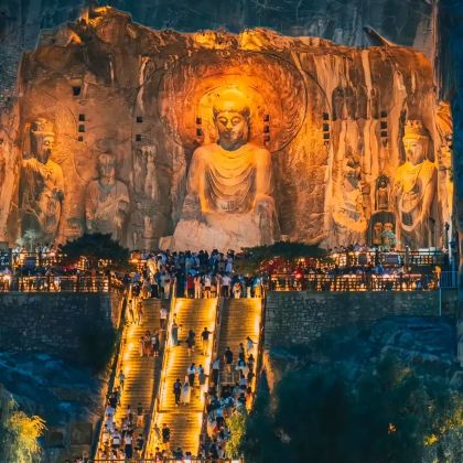 老君山景区+龙门石窟+清明上河园8日7晚跟团游