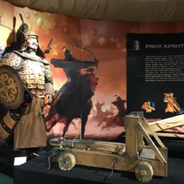 蒙古成吉思汗广场+苏赫巴托纪念碑+蒙古国家历史博物馆+甘丹寺+宰桑纪念碑+成吉思汗骑马雕像+特日勒吉国家公园+成吉思汗大营5日4晚私家团