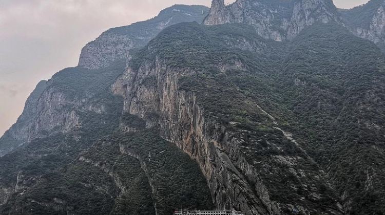 4-Day Yangtze River Cruise from Chongqing to Yichang Downstream in 4 Days 3 Nights
