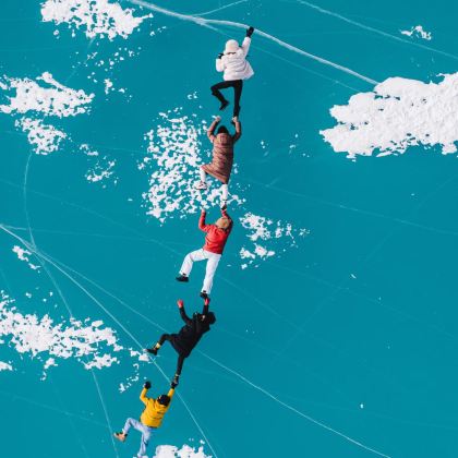 昭苏湿地公园景区+昭苏玉湖景区+天鹅泉湿地公园2日1晚拼小团