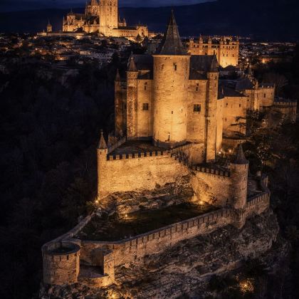 西班牙+高迪城堡+库迪列罗15日13晚私家团