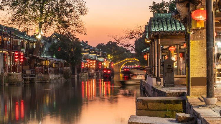 3D2N · Group Tours · Explore the Ancient Lanes & Stay in Selected Five-star Hotels: Shanghai + Zhujiajiao Ancient town
